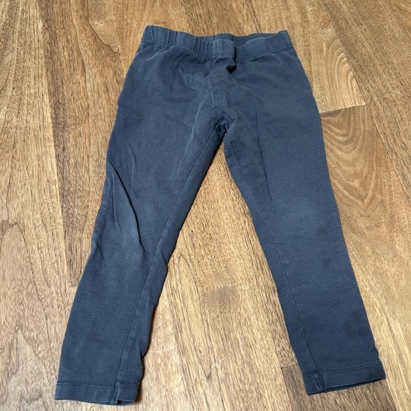 Lots of clothes ranging from 3T-5T - brands vary - Picture 11 of 16